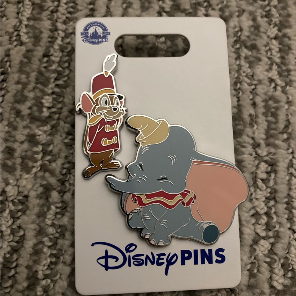 Disneys Dumbo Animated Classic movie 2 piece pin set with Timothy Mouse BNWT